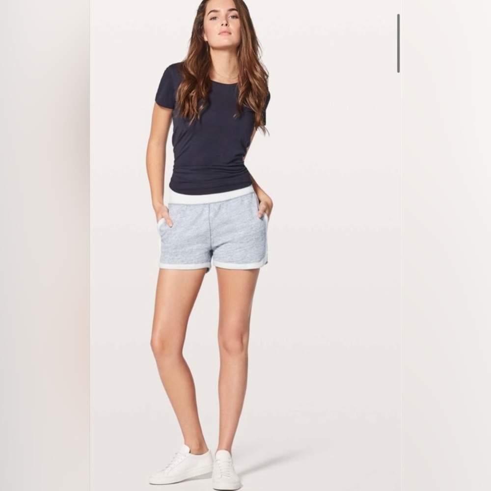 Lululemon Cool and Collected Short 2.5” Size 12 EUC